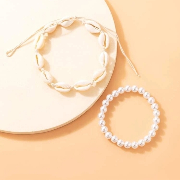 White Puka Shell Anklet accented with Pearl Anklet - Picture 4 of 6